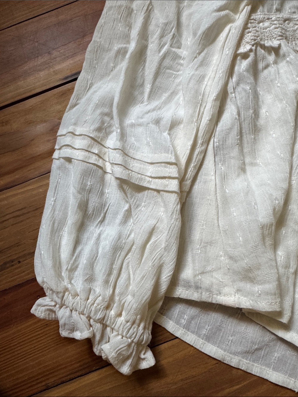 Takara Cream V-Neck Lace Trim Peasant Tunic - Picture 4 of 6